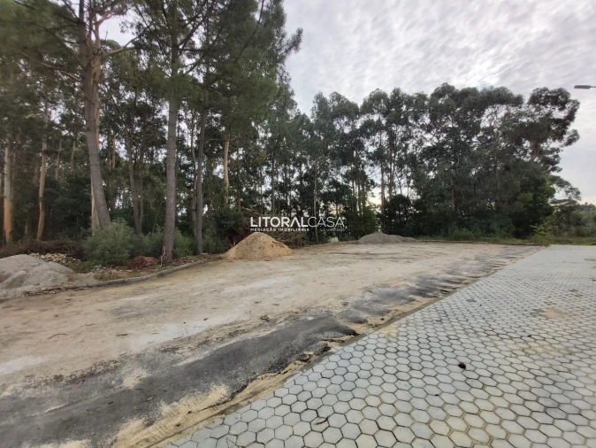 Terreno para Venda em Eixo e Eirol Foto 2