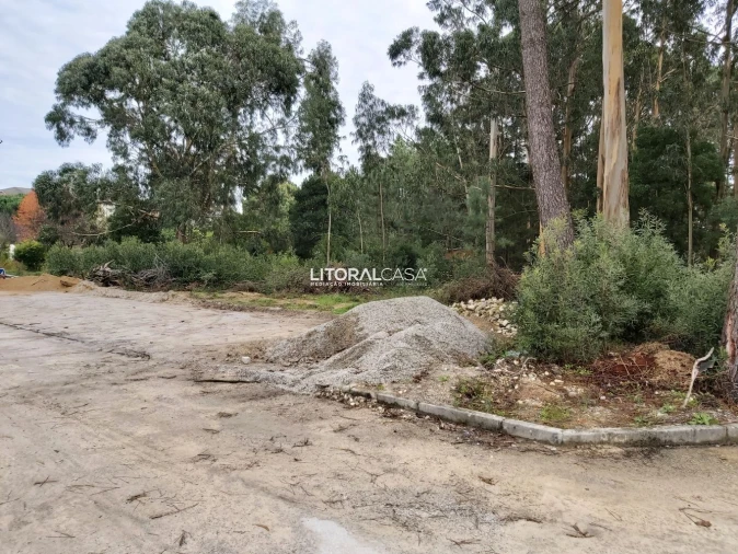 Terreno para Venda em Eixo e Eirol Foto 3