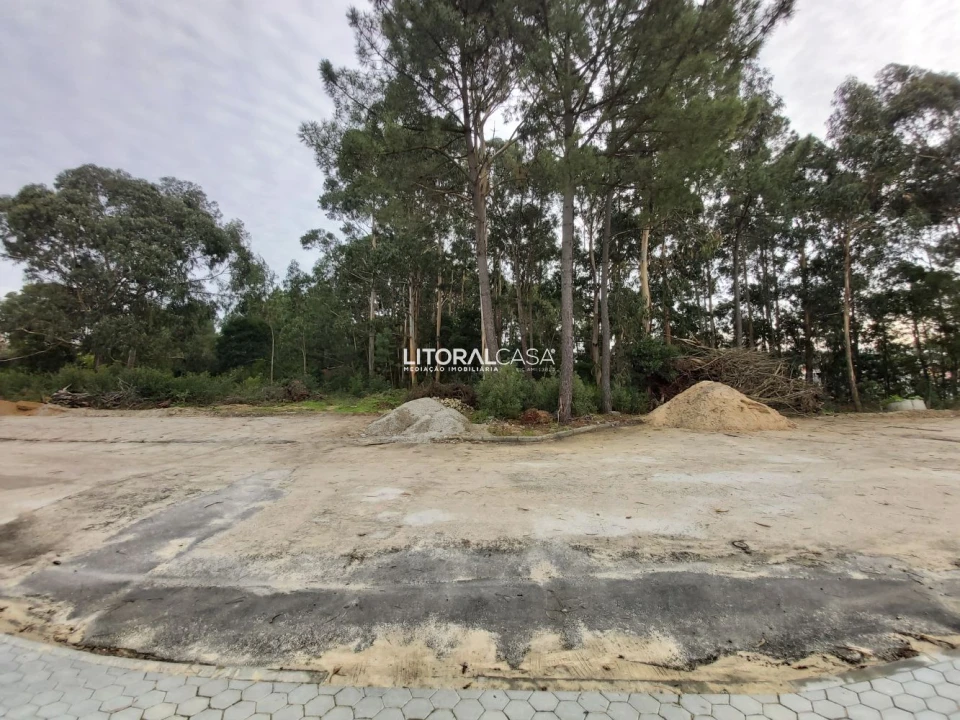 Terreno para Venda em Eixo e Eirol Foto 4