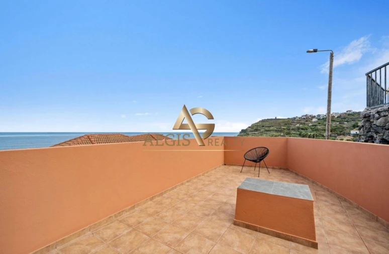 Moradia T2 para Venda em Ponta Delgada Foto 2