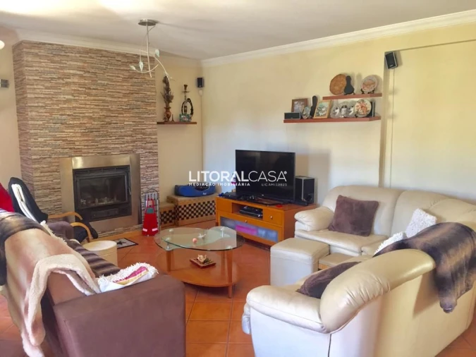 Moradia T4 para Venda em Oliveira do Bairro