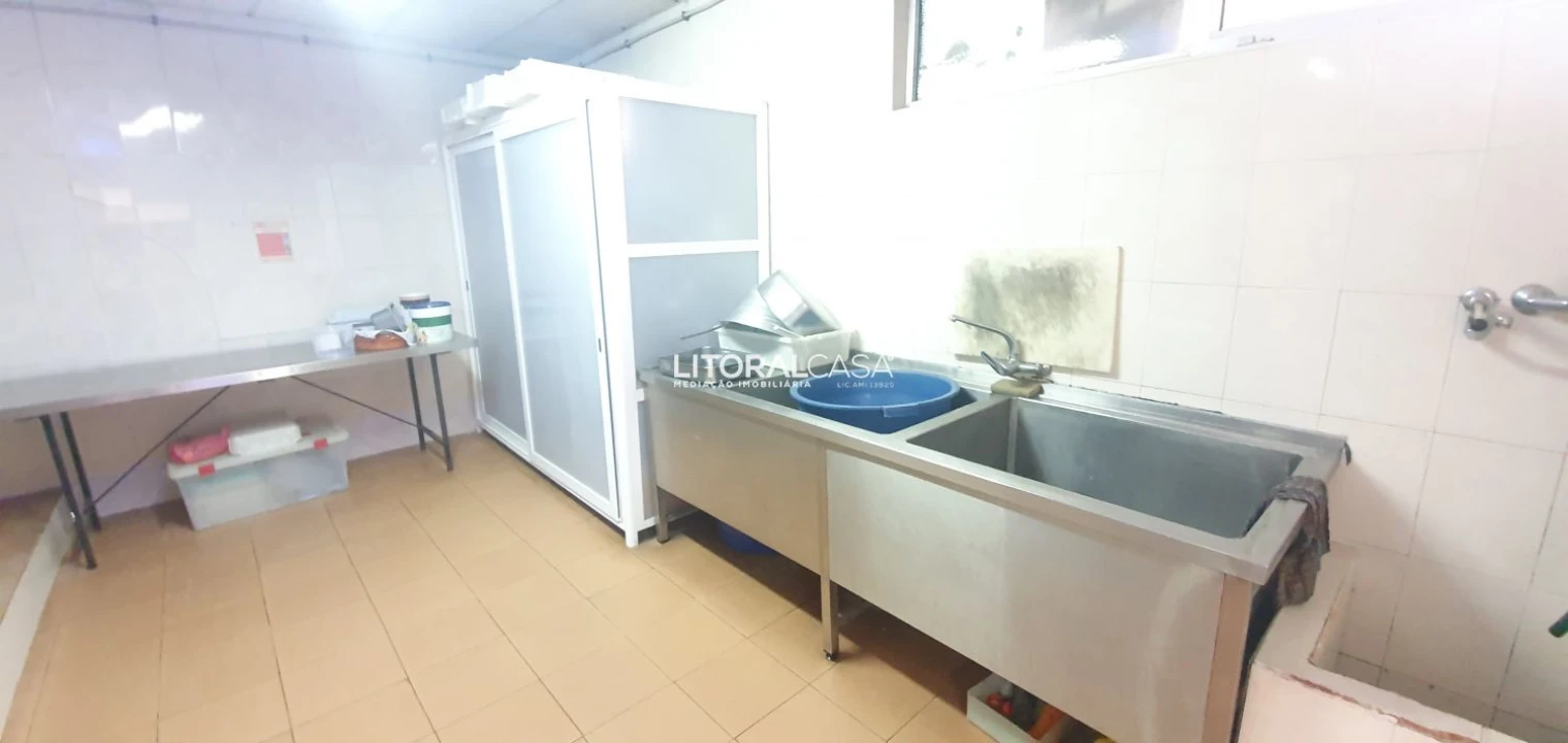 Loja para Venda em Travassô e Óis da Ribeira Foto 12