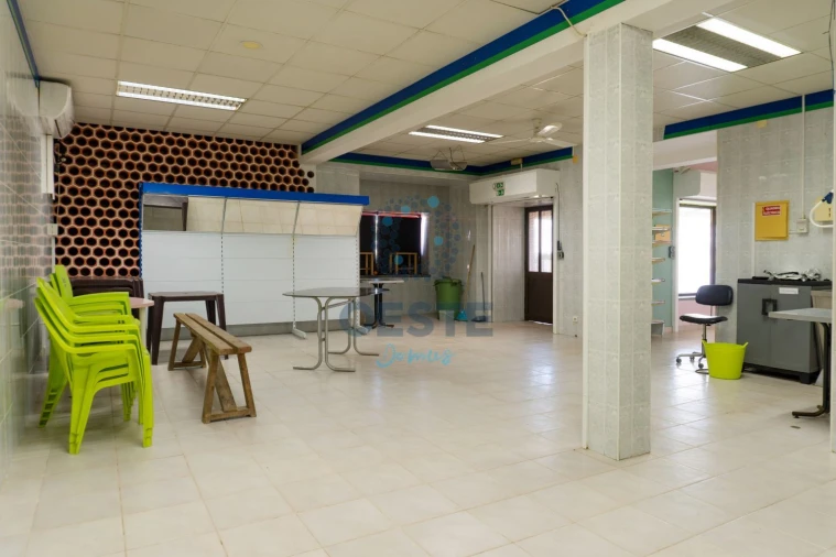 Moradia T4 para Venda em Painho e Figueiros Foto 18