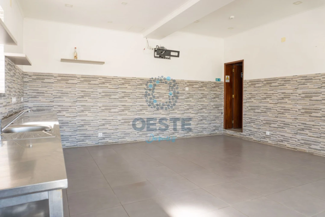 Moradia T4 para Venda em Painho e Figueiros Foto 5