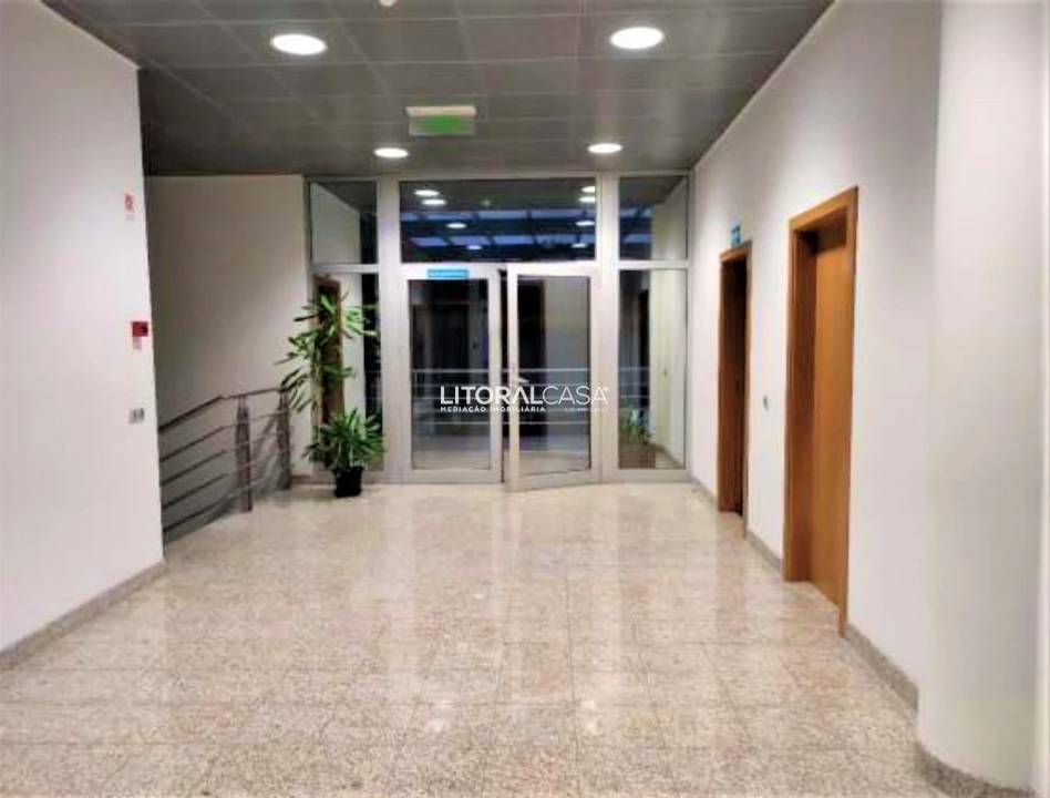 Loja para Venda em Porto de Mós - São João Baptista e São Pedro Foto 16