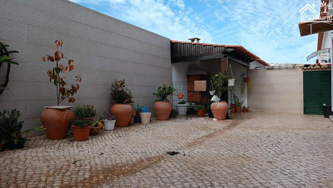 Moradia T2 para Venda em Almeirim Foto 40