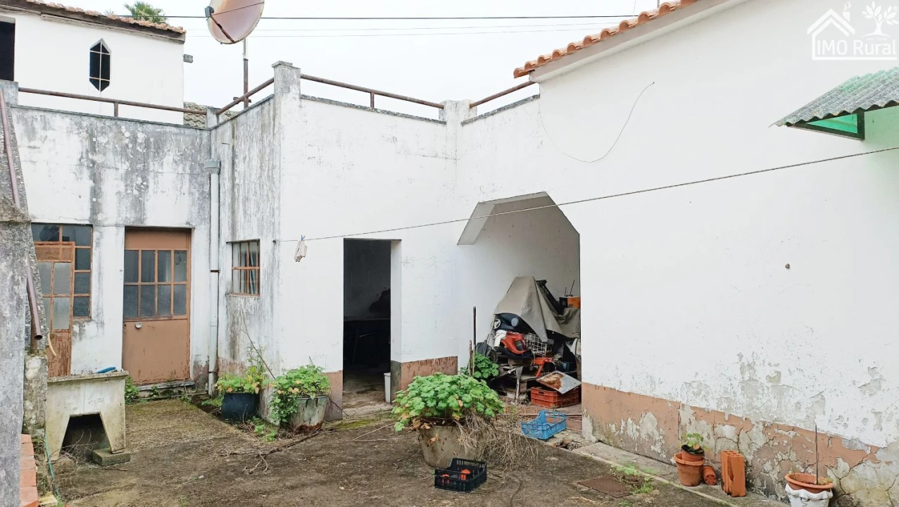 Moradia T3 para Venda em Azoia de Cima e Tremês Foto 13