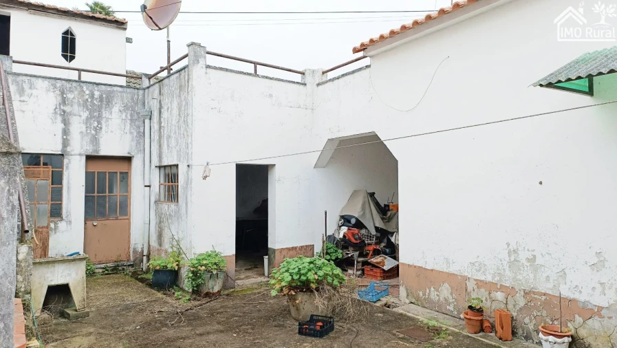 Moradia T3 para Venda em Azoia de Cima e Tremês Foto 13