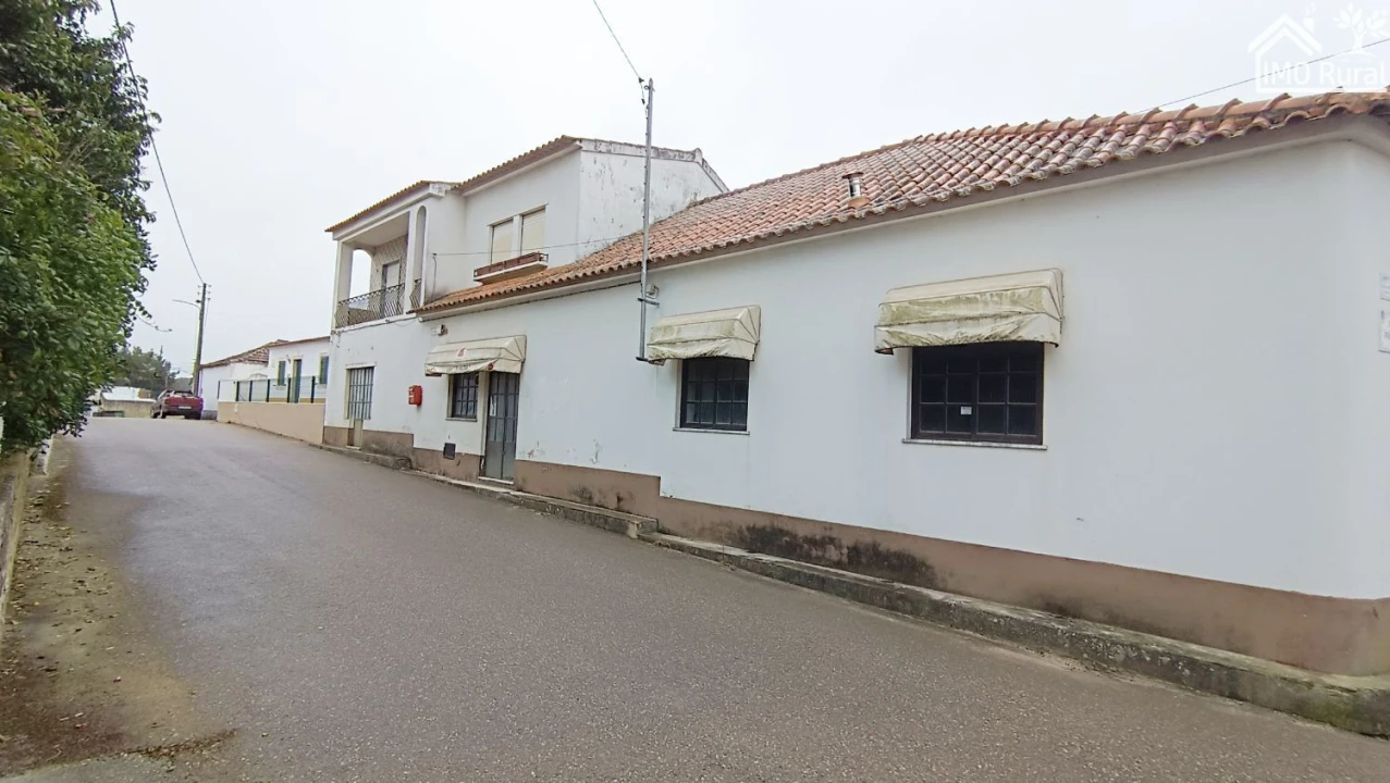 Moradia T3 para Venda em Azoia de Cima e Tremês Foto 1