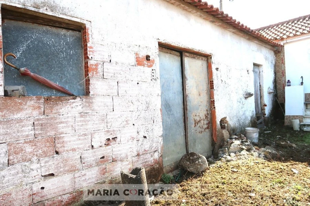 Loja para Venda em Alcoentre Foto 3