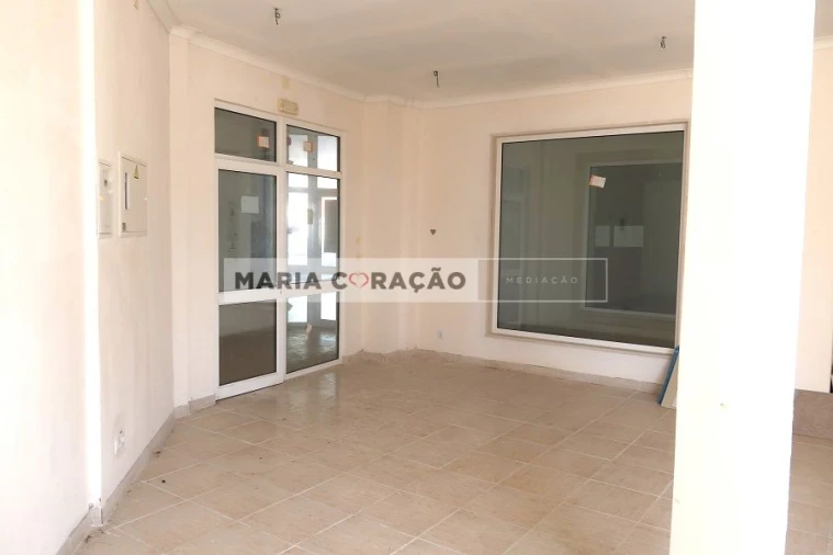 Loja para Venda em Azambuja Foto 4