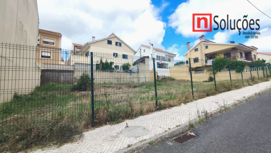 Terreno para Venda em Santa Iria de Azoia, São João da Talha e Bobadela Foto 1