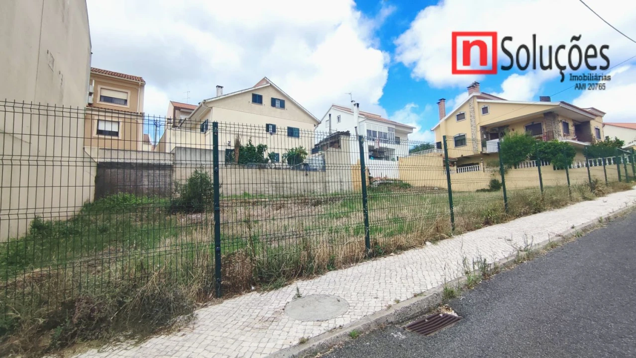 Terreno para Venda em Santa Iria de Azoia, São João da Talha e Bobadela Foto 1
