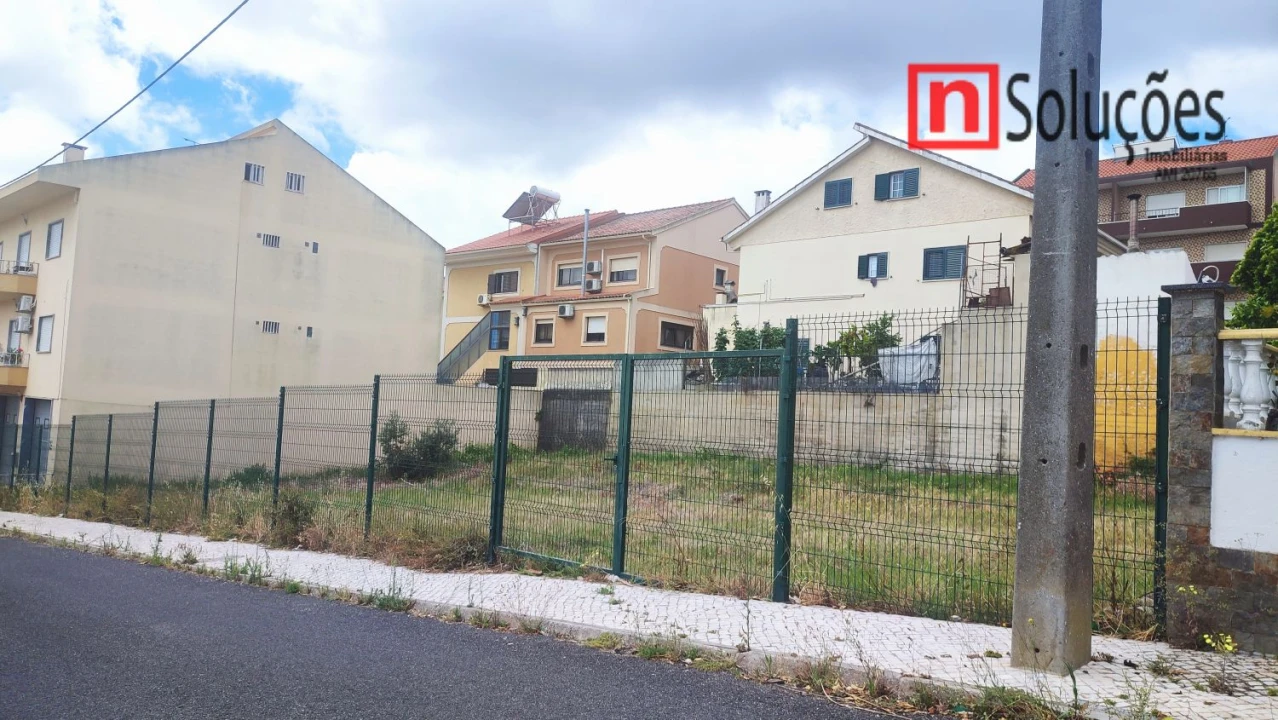 Terreno para Venda em Santa Iria de Azoia, São João da Talha e Bobadela Foto 3