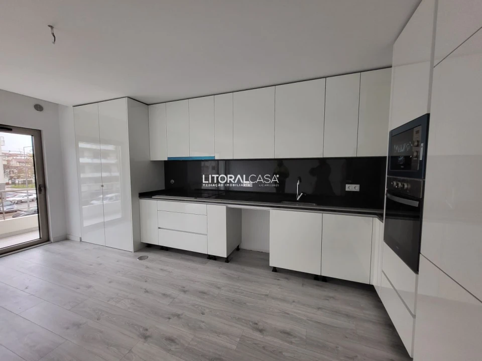 Apartamento T3 para Venda em Glória e Vera Cruz Foto 2