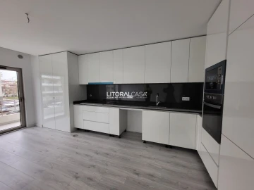 Apartamento T3 para Venda em Glória e Vera Cruz