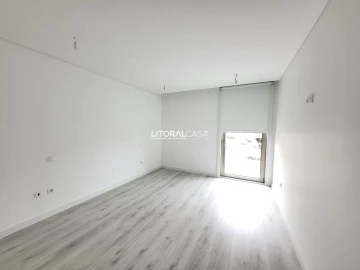 Apartamento T3 para Venda em Glória e Vera Cruz