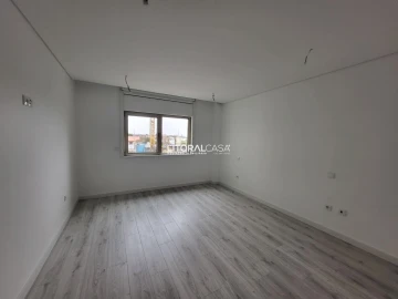 Apartamento T3 para Venda em Glória e Vera Cruz