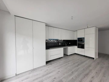Apartamento T3 para Venda em Glória e Vera Cruz