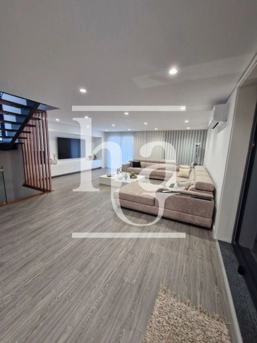 Moradia T5 para Venda em Rio Tinto Foto 5