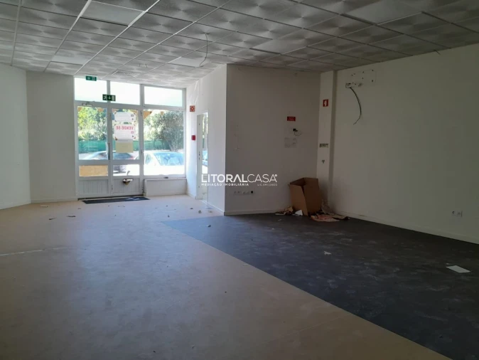 Loja para Venda em Oiã Foto 1