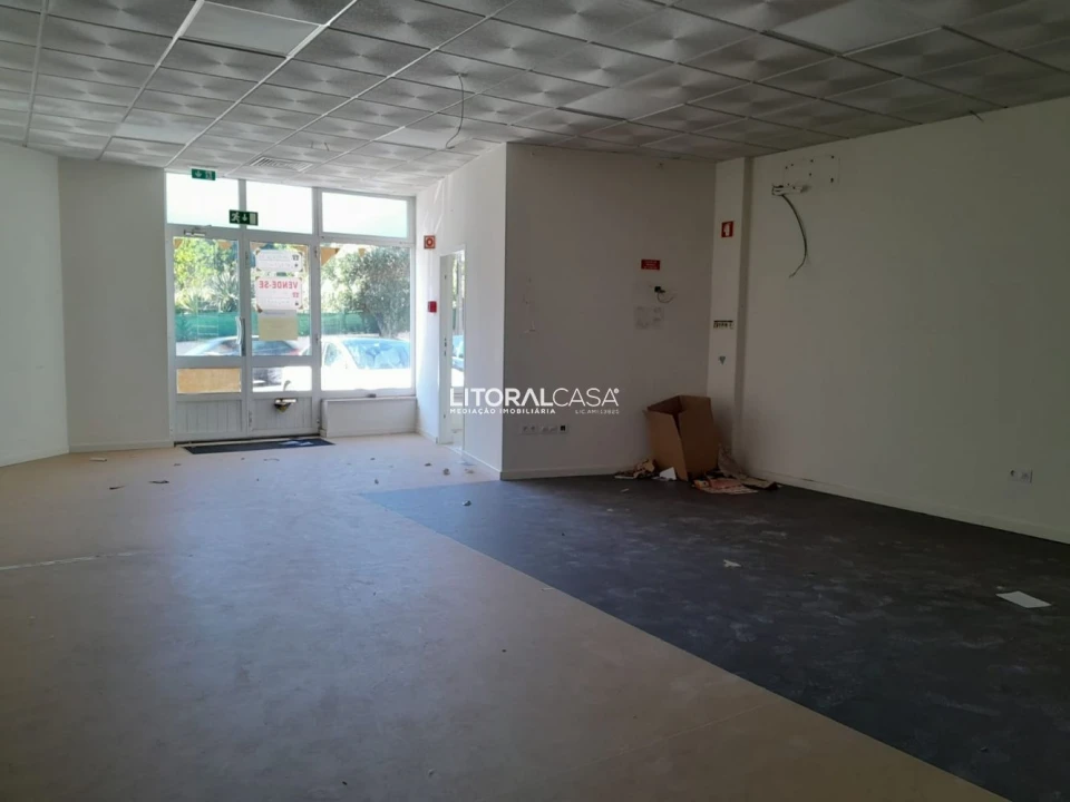 Loja para Venda em Oiã Foto 1