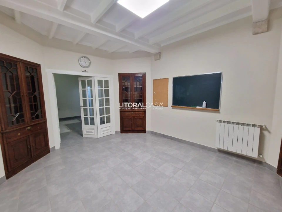 Moradia T9 para Venda em Sé Nova, Santa Cruz, Almedina e São Bartolomeu Foto 30