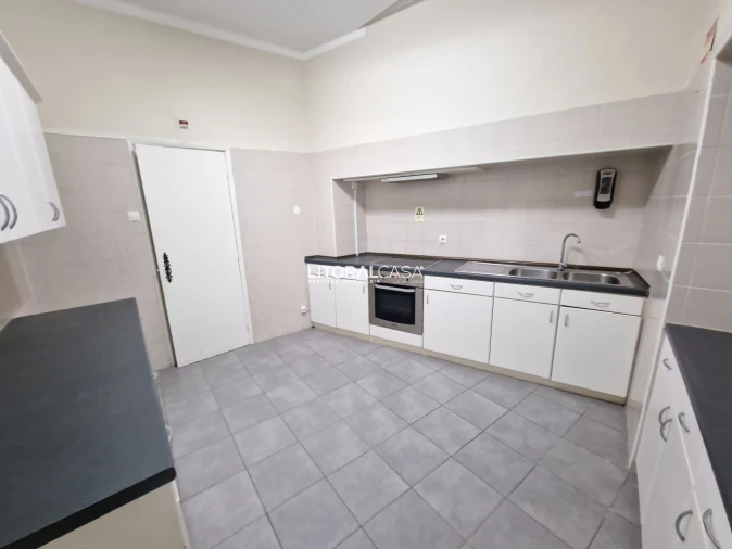 Moradia T9 para Venda em Sé Nova, Santa Cruz, Almedina e São Bartolomeu Foto 25