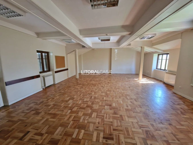 Moradia T9 para Venda em Sé Nova, Santa Cruz, Almedina e São Bartolomeu Foto 46