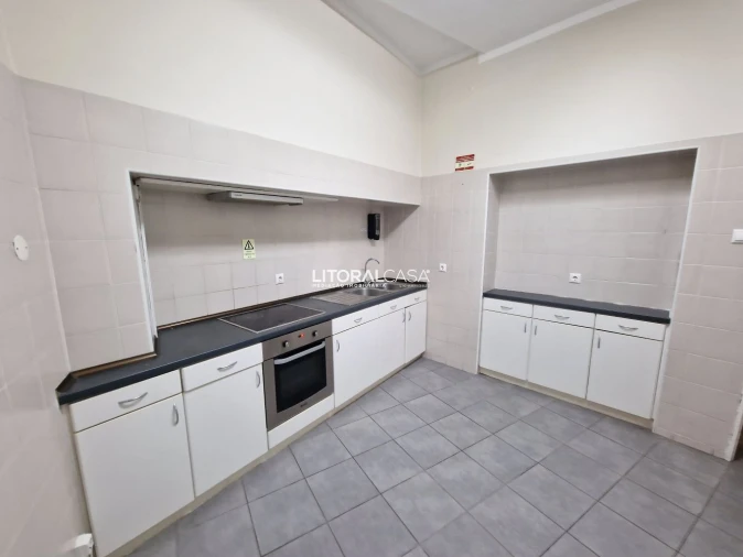 Moradia T9 para Venda em Sé Nova, Santa Cruz, Almedina e São Bartolomeu Foto 26