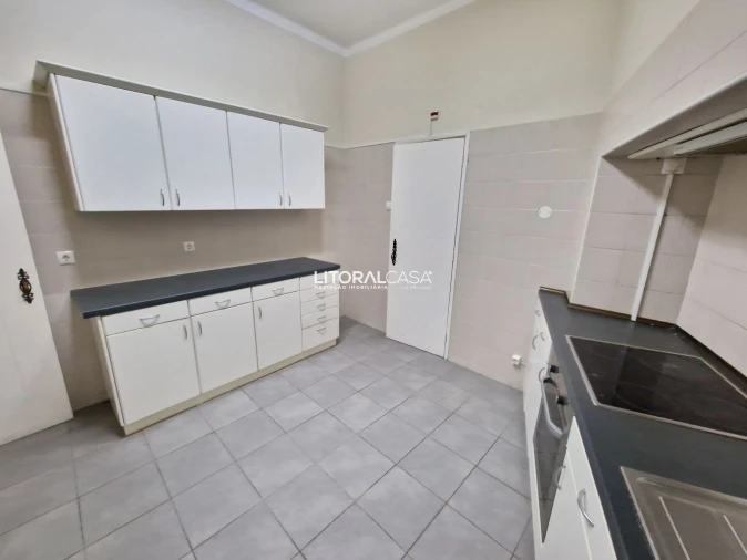 Moradia T9 para Venda em Sé Nova, Santa Cruz, Almedina e São Bartolomeu Foto 27