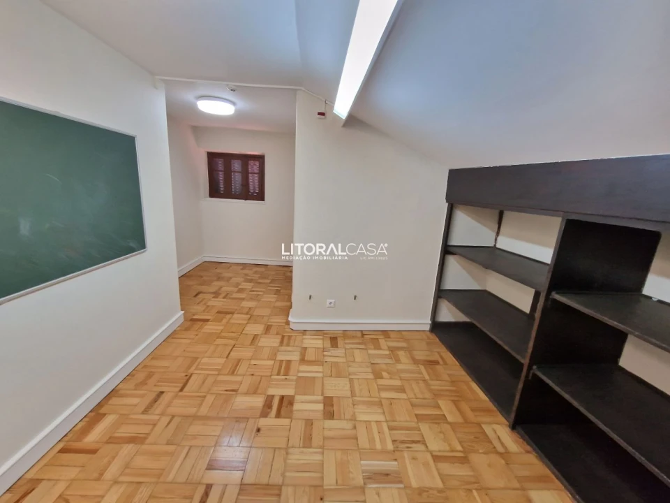 Moradia T9 para Venda em Sé Nova, Santa Cruz, Almedina e São Bartolomeu Foto 56