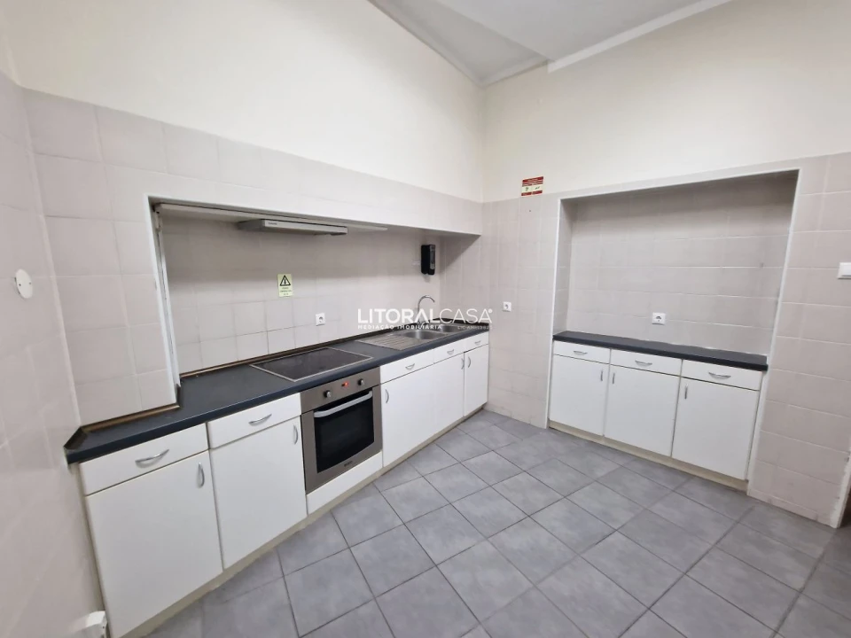 Moradia T9 para Venda em Sé Nova, Santa Cruz, Almedina e São Bartolomeu Foto 26