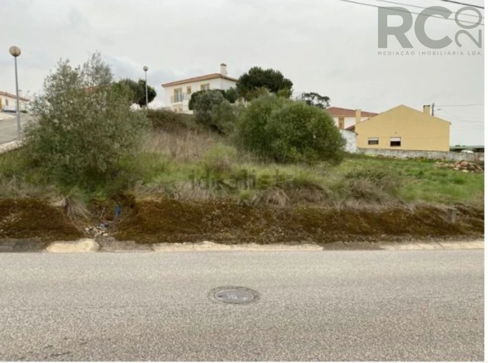 Terreno para Venda em Olhalvo Foto 1