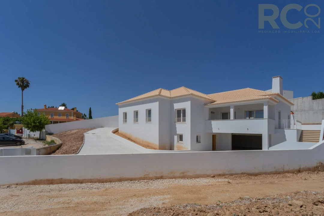 Moradia T6 para Venda em Turcifal Foto 3