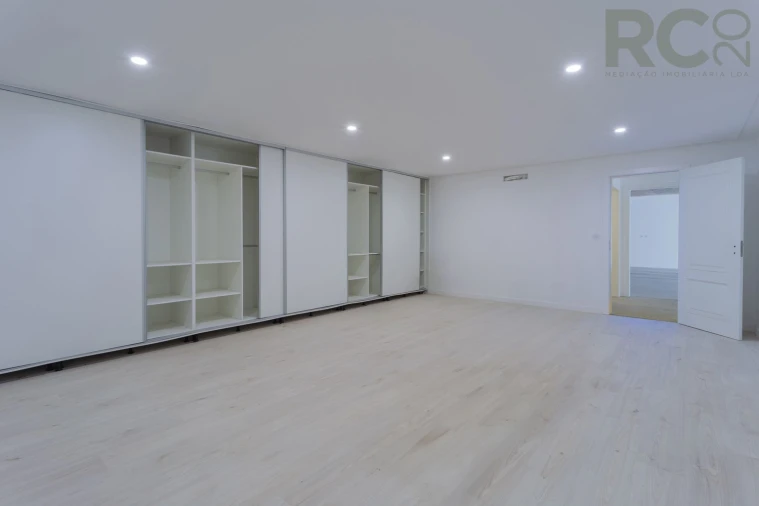 Moradia T6 para Venda em Turcifal Foto 53