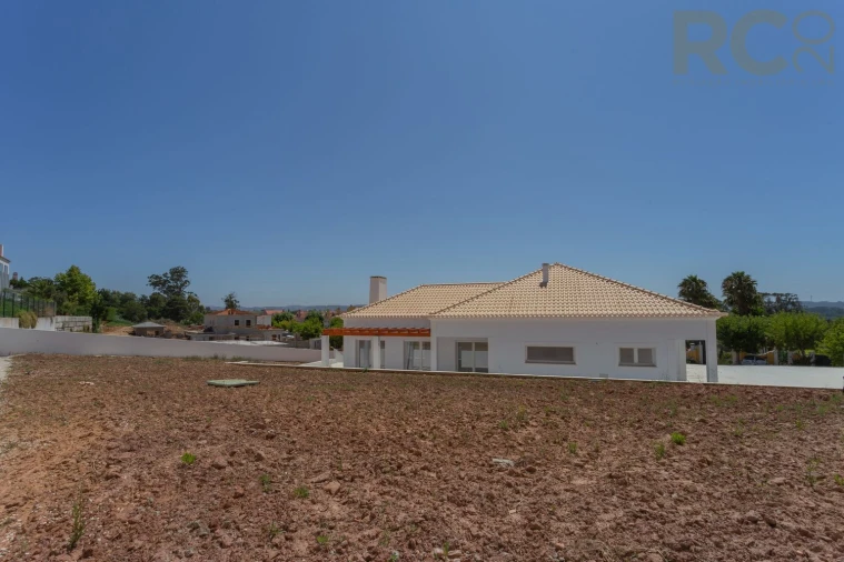 Moradia T6 para Venda em Turcifal Foto 16