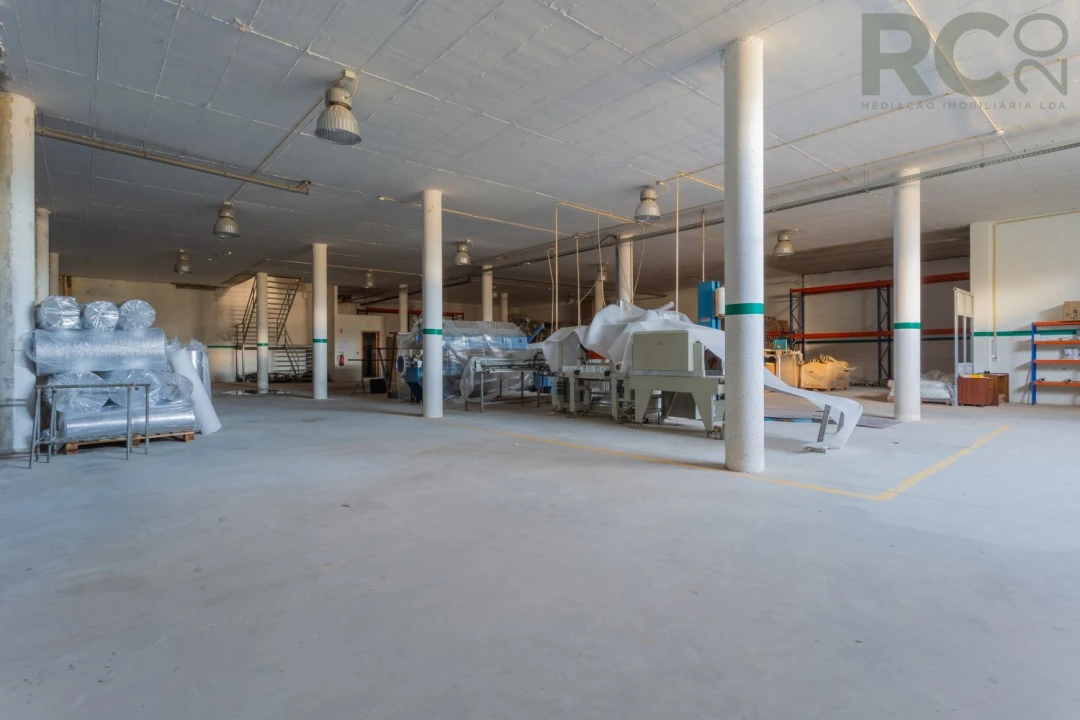 Loja para Venda em Miragaia e Marteleira Foto 10