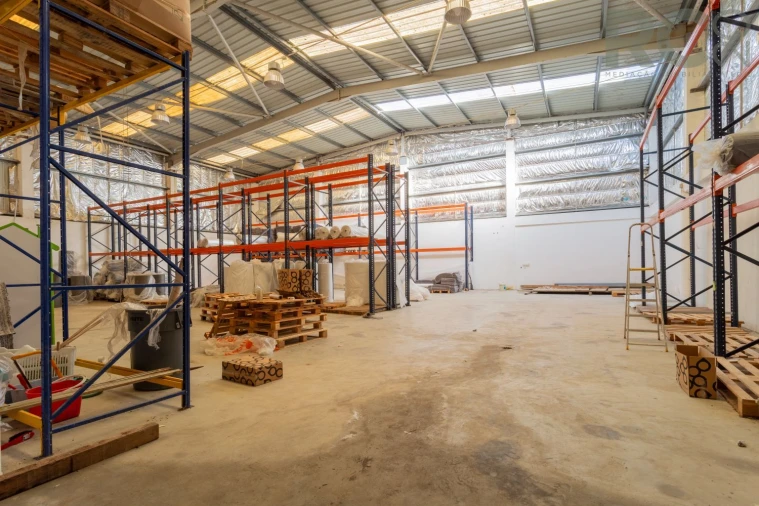 Loja para Venda em Miragaia e Marteleira Foto 34