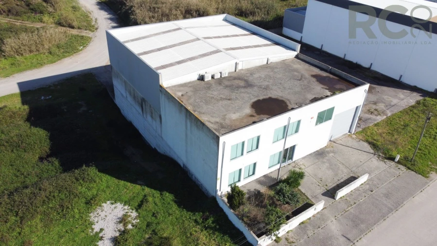 Loja para Venda em Miragaia e Marteleira Foto 13