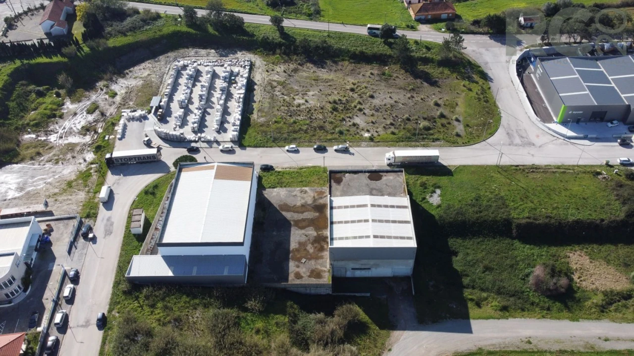 Loja para Venda em Miragaia e Marteleira Foto 10