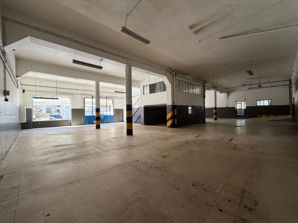 Loja para Venda em Santa Maria, São Pedro e Matacães Foto 31