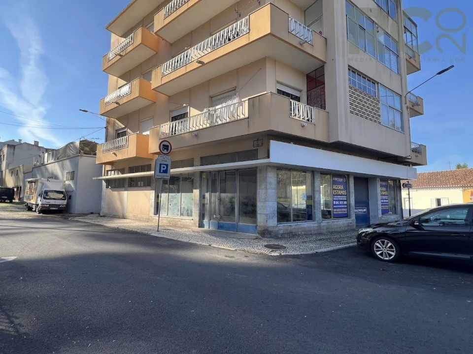 Loja para Venda em Santa Maria, São Pedro e Matacães Foto 3