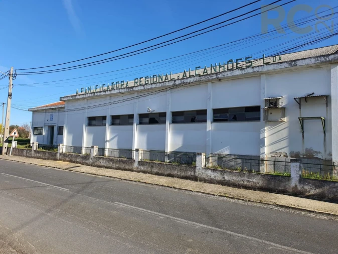 Loja para Venda em Alcanhões Foto 8