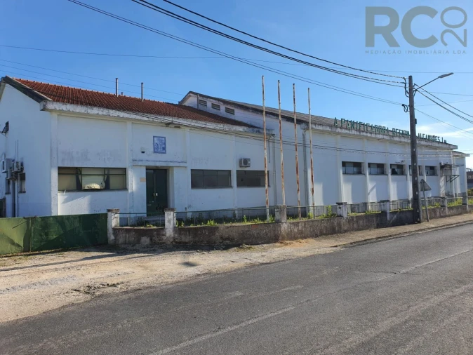 Loja para Venda em Alcanhões