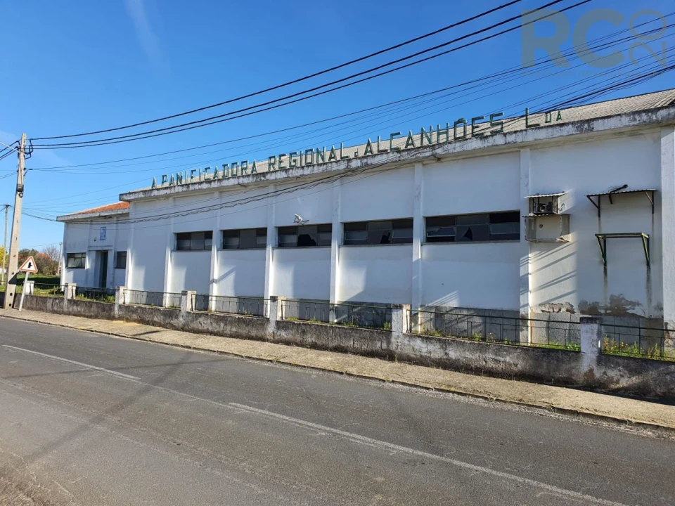 Loja para Venda em Alcanhões Foto 8