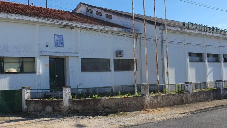 Loja para Venda em Alcanhões