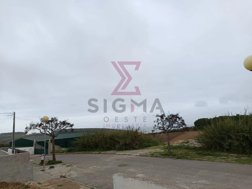 Terreno para Venda em Lourinhã e Atalaia Foto 1