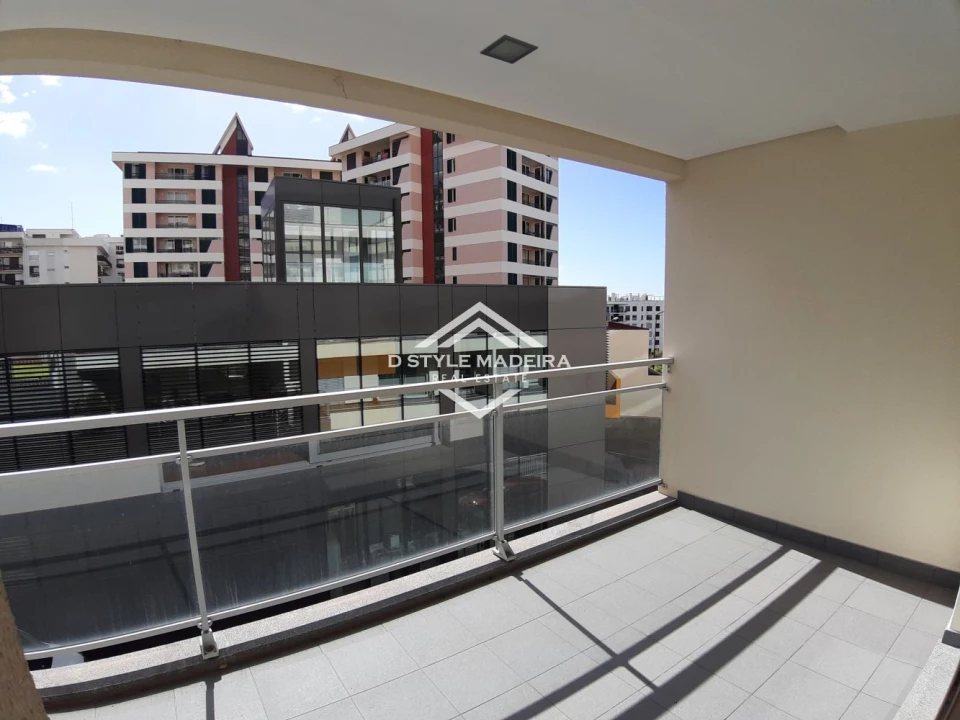 Apartamento T3 para Venda em São Martinho Foto 5