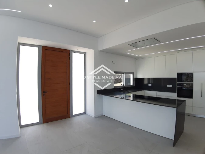 Apartamento T3 para Venda em Arco da Calheta Foto 11